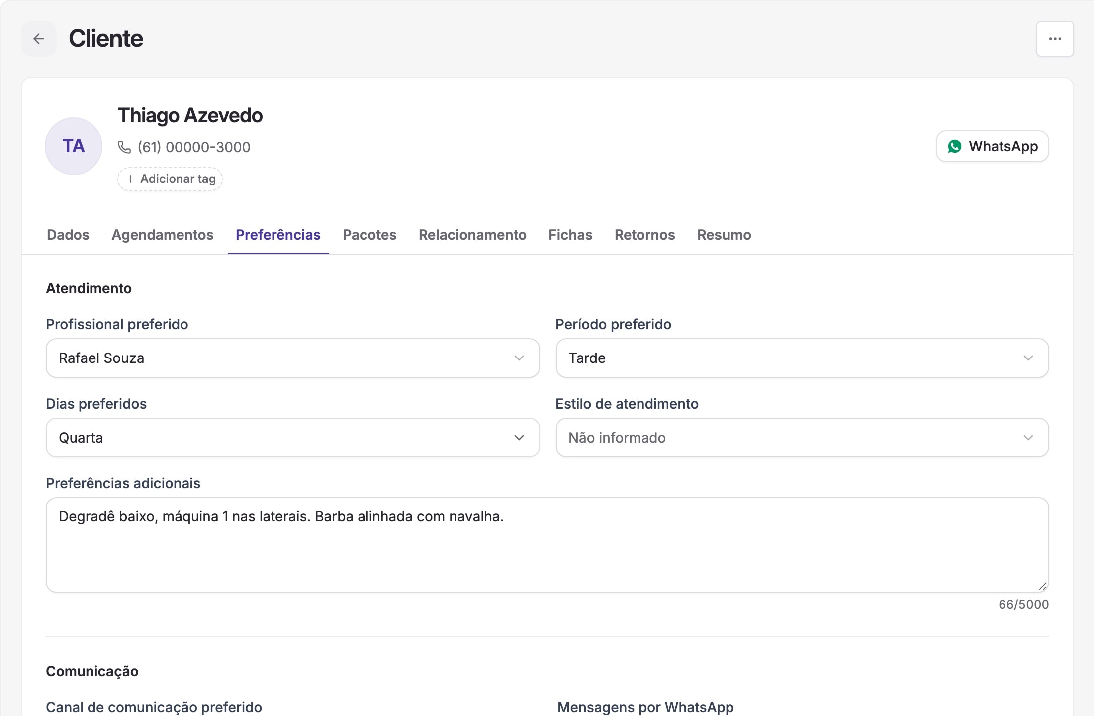 Preferências do cliente fictício Thiago Azevedo no Fluya, com barbeiro, dias e observações do corte
